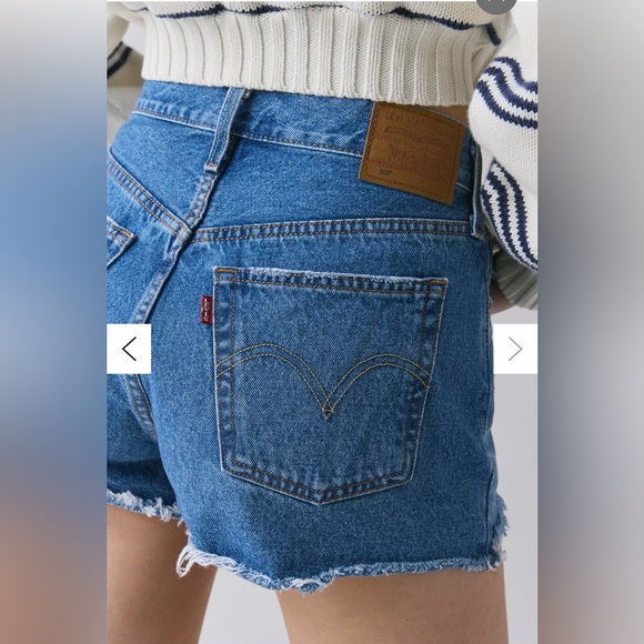 LEVI'S 501 CUTOFF DISTRESSED DENIM 100% COTTON SHORTS, WOMEN’S SIZE 31 5” INSEAM - Picture 12 of 12